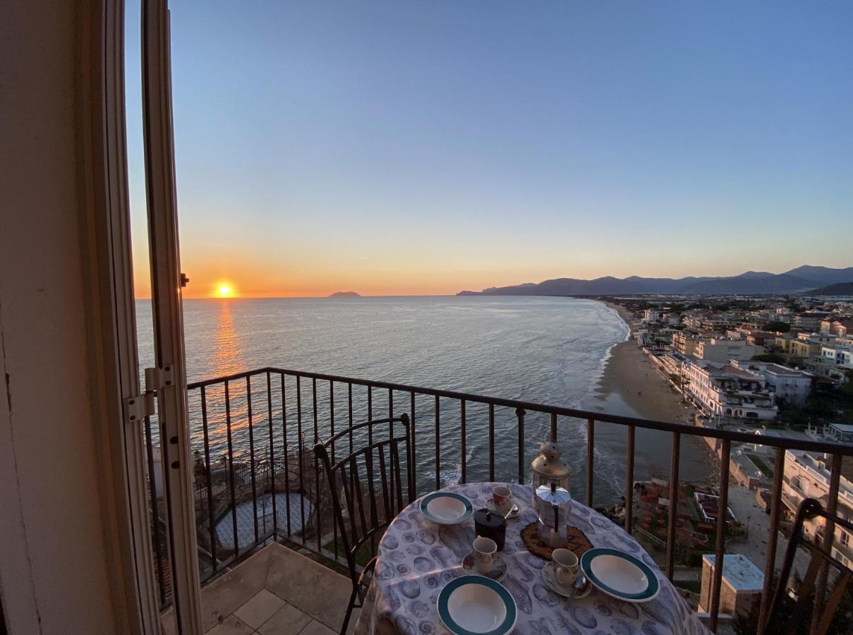 Holidaycasa Romano - Vacanza Nel Cuore Di Sperlonga Buitenkant foto