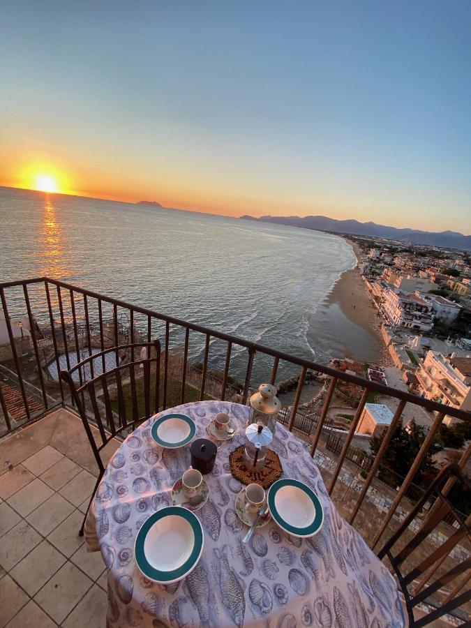 Holidaycasa Romano - Vacanza Nel Cuore Di Sperlonga Buitenkant foto