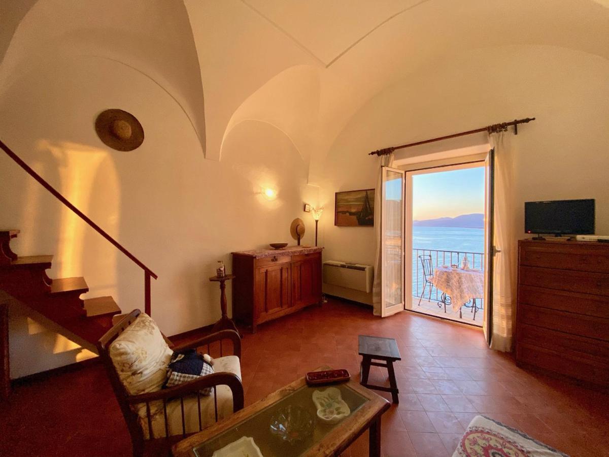 Holidaycasa Romano - Vacanza Nel Cuore Di Sperlonga Buitenkant foto